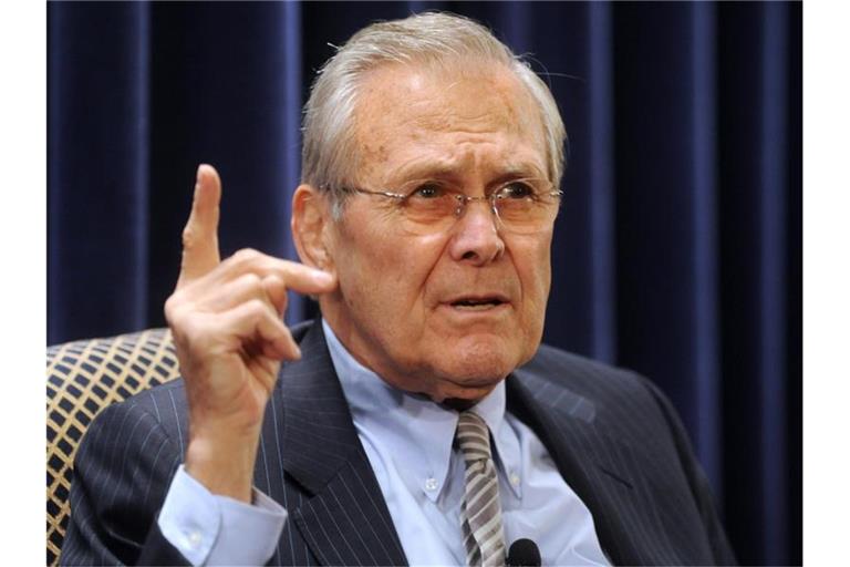 Der frühere US-Verteidigungsminister und Architekt des Irak-Krieges, Donald Rumsfeld, ist tot. Foto: Michael Reynolds/EPA/dpa/Archivbild