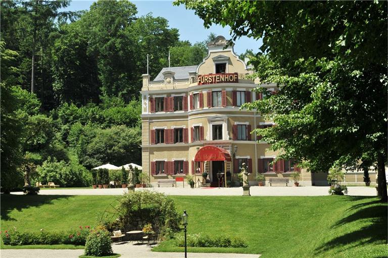 Der Fürstenhof, ein fiktives oberbayerisches Luxushotel, ist Schauplatz von „Sturm der Liebe“.
