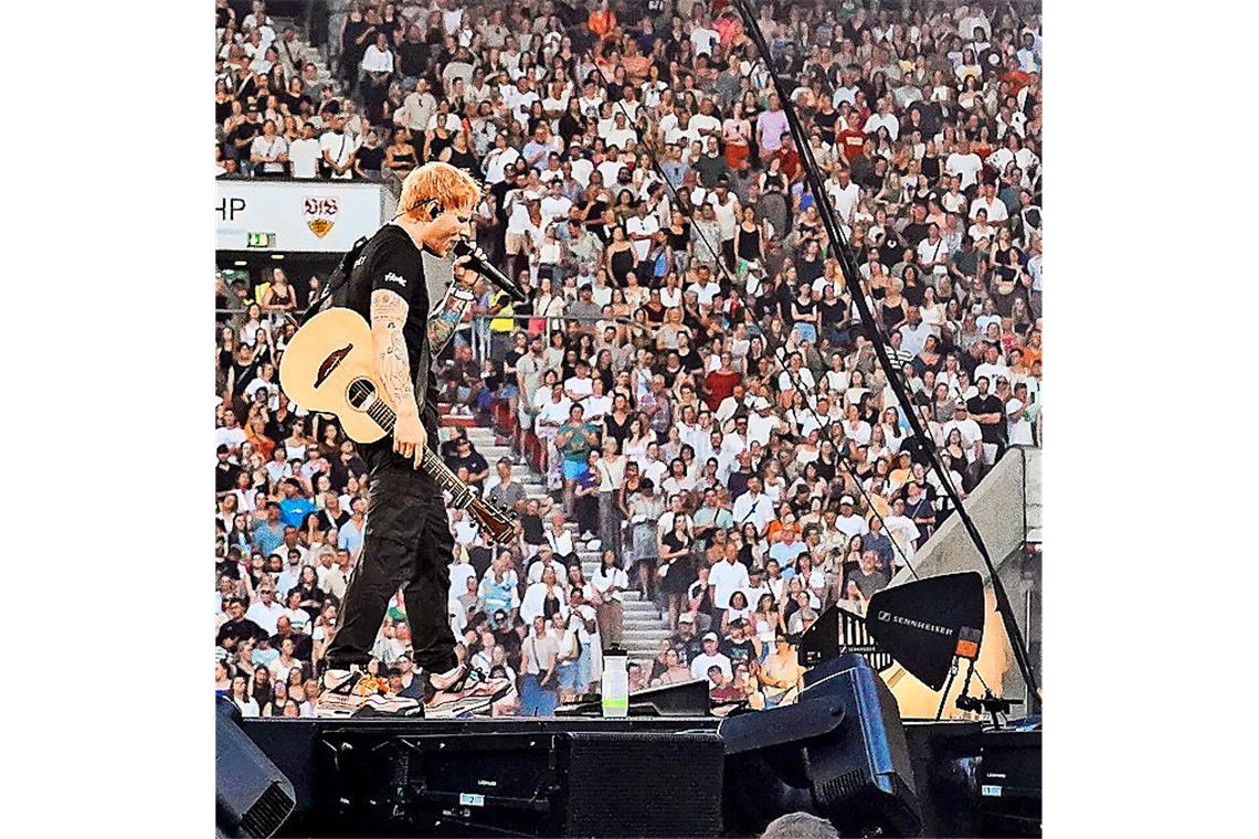 Der Fußballrasen hat bereits beim Konzert von Ed Sheeran einiges abbekommen – und soll erneuert werden.
         
         Foto: Ferdinando Iannone
