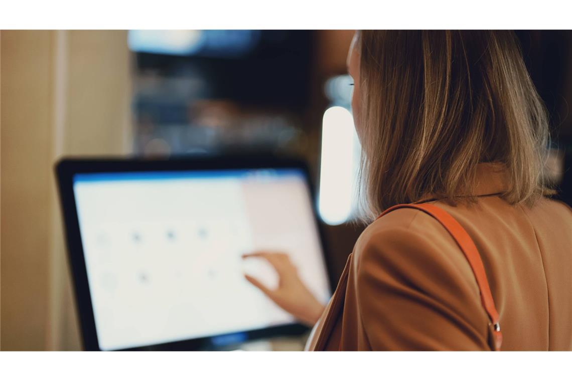 Der Gang zur Selbstbedienungskasse gehört vielerorts längst dazu (Symbolbild)