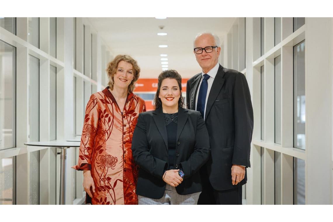 Der ganze Wagner-"Ring" an einem Abend: mit dabei im Ulmer Stadthaus die Pianistin Rita Kaufmann, die Sopranistin Diana Haller (Mitte) und Harald Schmidt als Moderator.