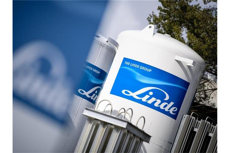 Der Gasekonzern Linde macht trotz abflauender Konjunktur gute Geschäfte und hat seine Gewinnprognose für 2019 erneut angehoben. Foto: Matthias Balk