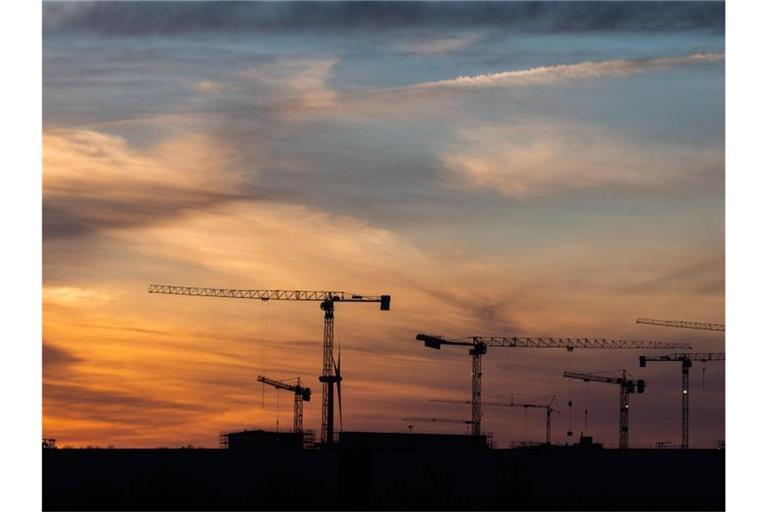 Der Gebäudesektor ist eine Klima-Dauerbaustelle. Foto: Julian Stratenschulte/dpa