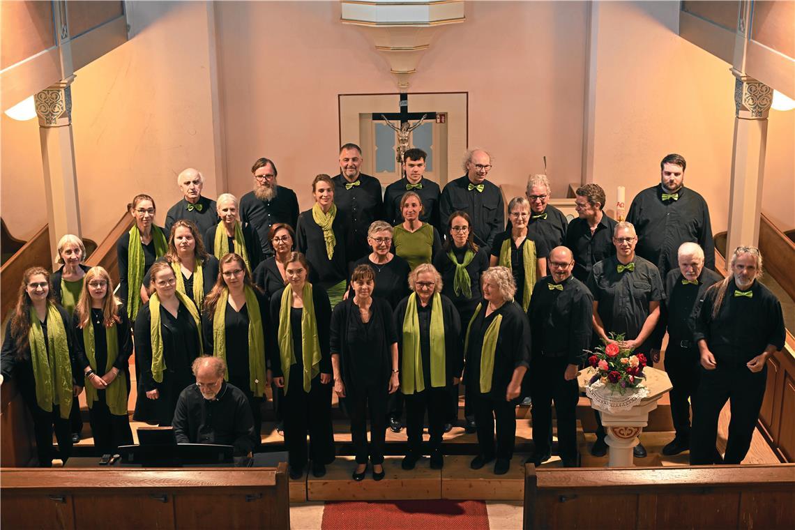 Graber Gesangverein feiert 150. Geburtstag Der gemischte Chor ist mit 35 Sängerinnen und Sängern der größte der vier Chöre. Fotos: Gesangverein Eintracht Grab