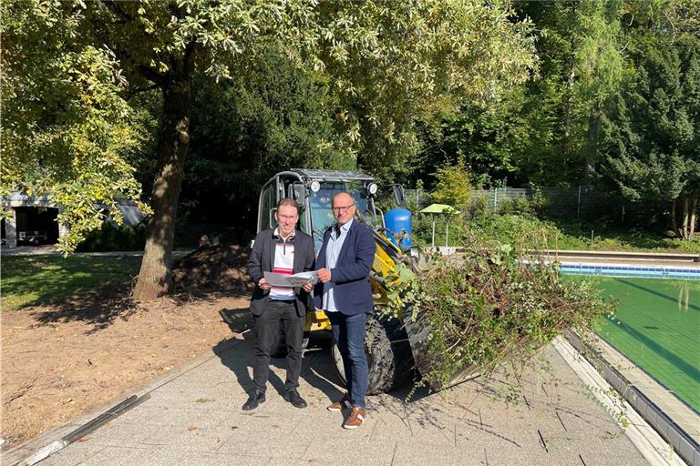 Der Geschäftsführer der Städtischen Bädergesellschaft Backnang Martin Hinderer (links) und Center Manager Alexander Happold (rechts). Foto: Wonnemar