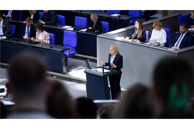 Der Gesetzentwurf von Gesundheitsministerin Nina Warken soll eine flexiblere Umsetzung vor Ort ermöglichen.