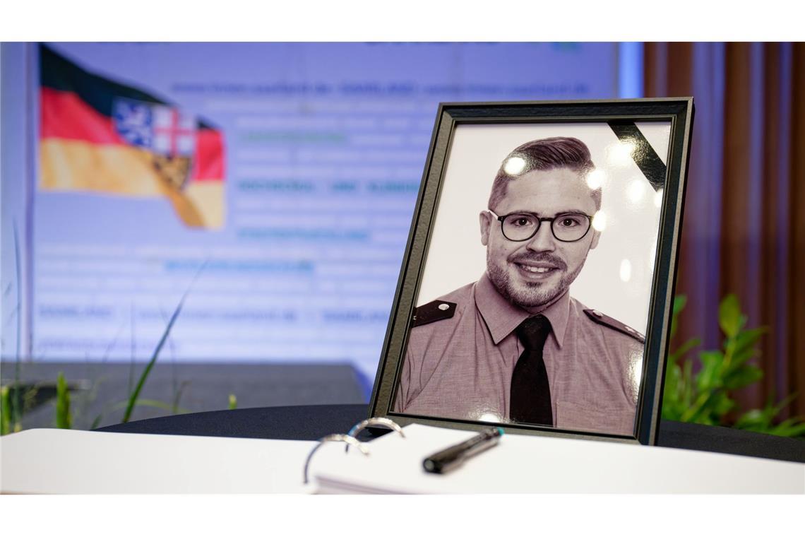 Der getötete Polizist hinterlässt eine Frau und zwei Kinder.