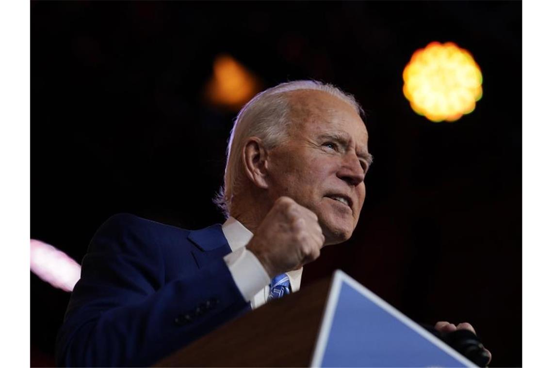 Biden ruft zur Einheit im Kampf gegen Corona auf Der gewählter US-Präsident Joe Biden ruft seine Landsleute zur Einheit gegen Corona auf. Foto: Carolyn Kaster/AP/dpa