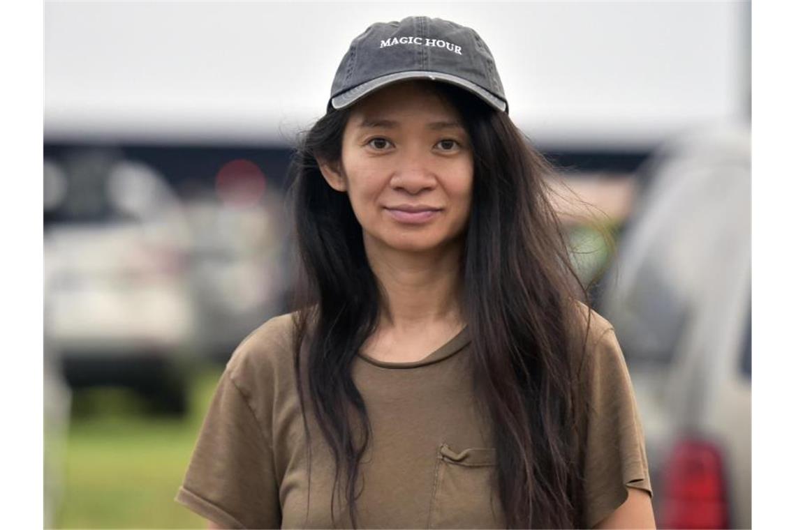 Der Goldene Löwe des Filmfestivals Venedig geht an das US-Drama „Nomadland“ der in China geborenen Regisseurin Chloé Zhao. Foto: Richard Shotwell/Invision/AP/dpa