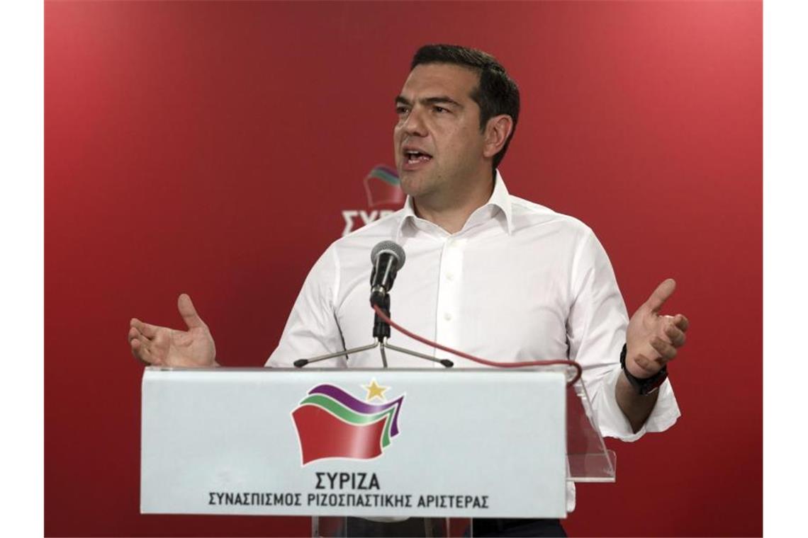 Der griechische Ministerpräsident Alexis Tsipras will vorgezogene Parlamentswahlen, weil seine linke Regierungspartei Syriza bei der Europawahl schlecht abgeschnitten hat. Foto: Yorgos Karahalis/AP