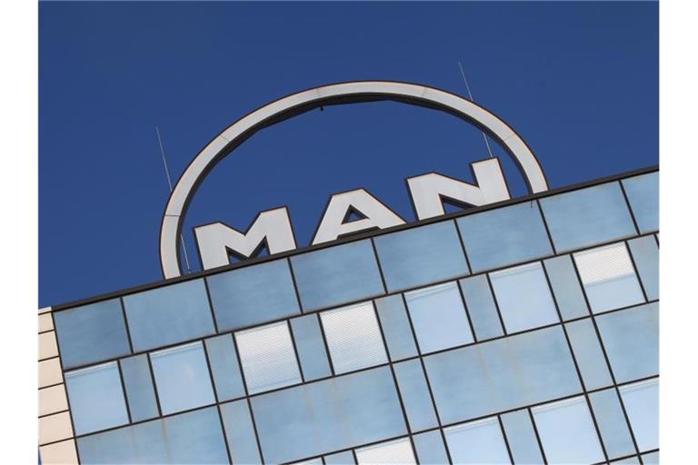 Der Großmotorenhersteller MAN Energy Solutions will weniger Jobs abbauen, als ursprünglich geplant. Foto: picture alliance / dpa