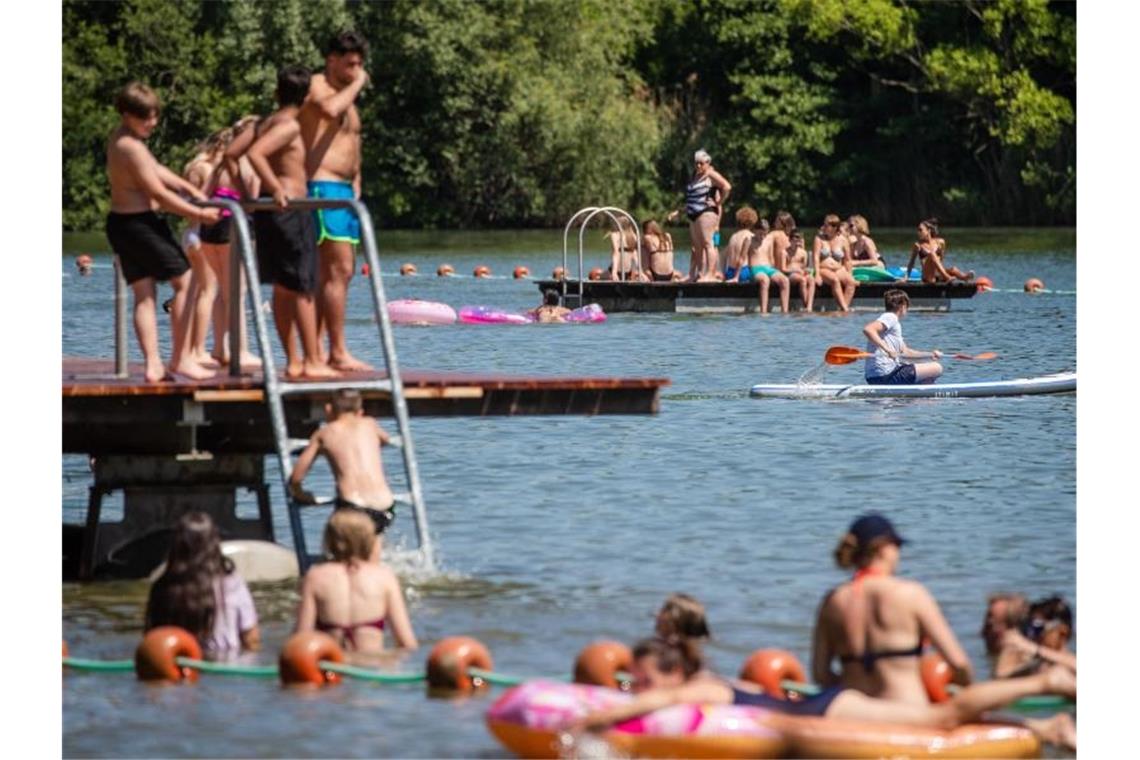 Wasserqualität: Fast alle deutschen Badegewässer überzeugen Der Großteil der Badeseen in Deutschland überzeugt bei der Wasserqualität. Foto: Christoph Schmidt/dpa