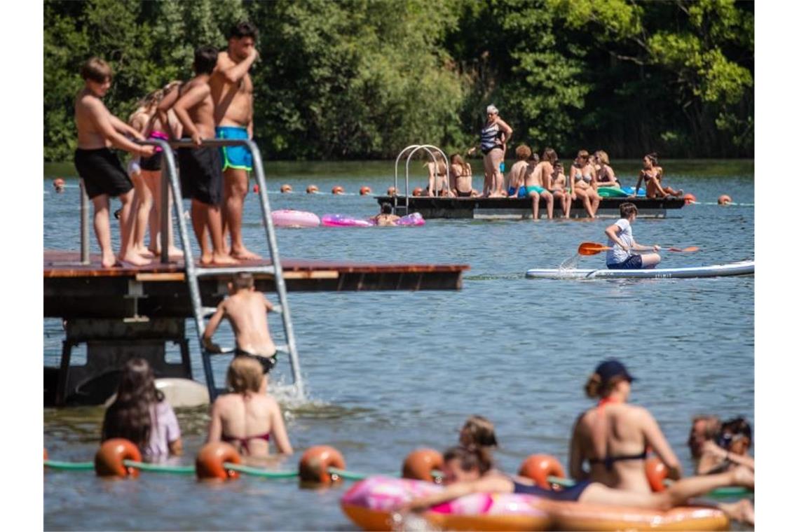 Der Großteil der Badeseen in Deutschland überzeugt bei der Wasserqualität. Foto: Christoph Schmidt/dpa