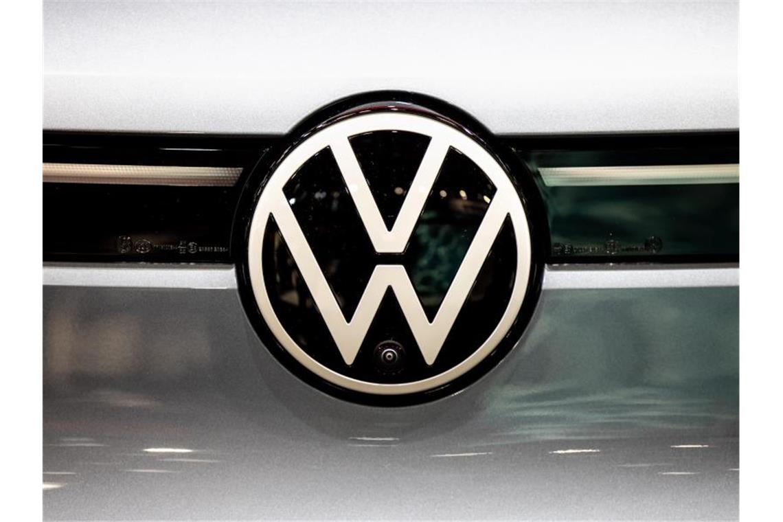 Chipmangel bremst Volkswagen aus Der Halbleiterengpass hat bei VW im dritten Quartal zu einem deutlichen Rückgang der Auslieferungen geführt. Foto: Matthias Balk/dpa