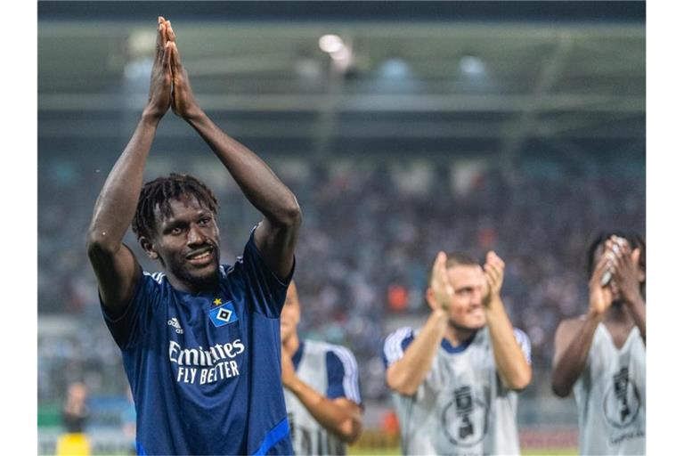 Der Hamburger Bakery Jatta hat eine gültige Spielgenehmigung. Foto: Robert Michael