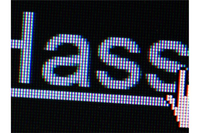Der Hashtag „#Hass“ ist auf einem Bildschirm zu sehen. Foto: Lukas Schulze/dpa/Symbolbild