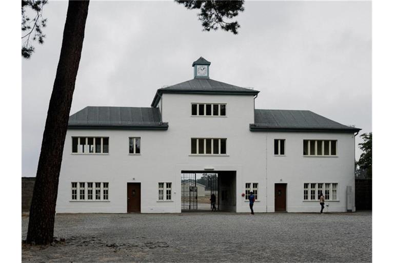 Der Haupteingang zum ehemaligen Konzentrationslager, der heutigen Gedenkstätte und Museum Sachsenhausen. Foto: Kristin Bethge/Archivbild