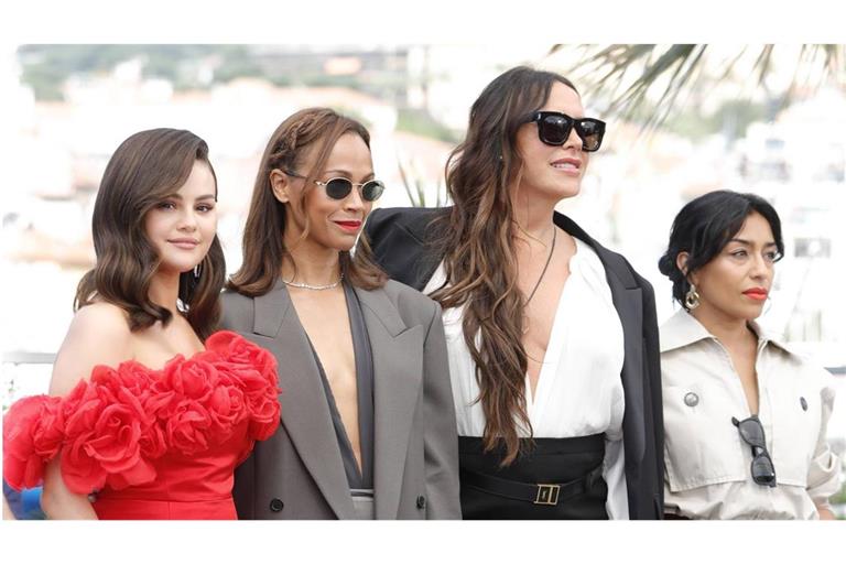 Der Hauptpreis ging mit Sean Bakers „Anora“  an einen Mann –  doch die Gewinnerfilme   in Cannes erzählen allesamt von starken Frauen.  Gleich vier Schauspielerinnen – Selena Gomez, Zoe Saldana, Karla Sofía Gascón und Adriana Paz (v. li.) – teilen sich den Preis als beste Darstellerinnen.