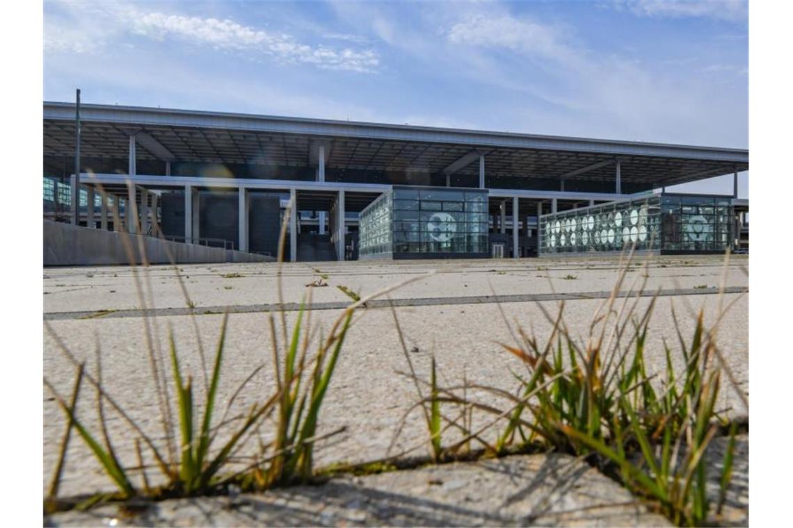 Der Hauptstadtflughafen BER sollte eigentlich im Herbst 2011 in Betrieb gehen. Foto: Patrick Pleul