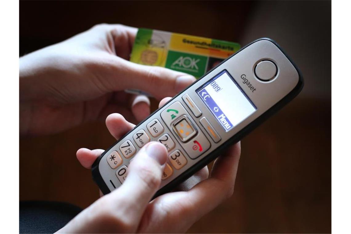 Telefonische Krankschreibung wieder bundesweit möglich Der Hausärzteverband hatte bereits eine Rückkehr zur telefonischen Krankschreibung gefordert. Foto: Karl-Josef Hildenbrand/dpa