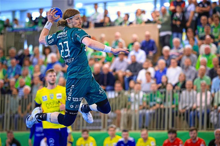 Der HC Oppenweiler/Backnang um Jan Forstbauer (beim Wurf) fiebert der Premierensaison in der 2. Bundesliga entgegen. Foto: Alexander Becher