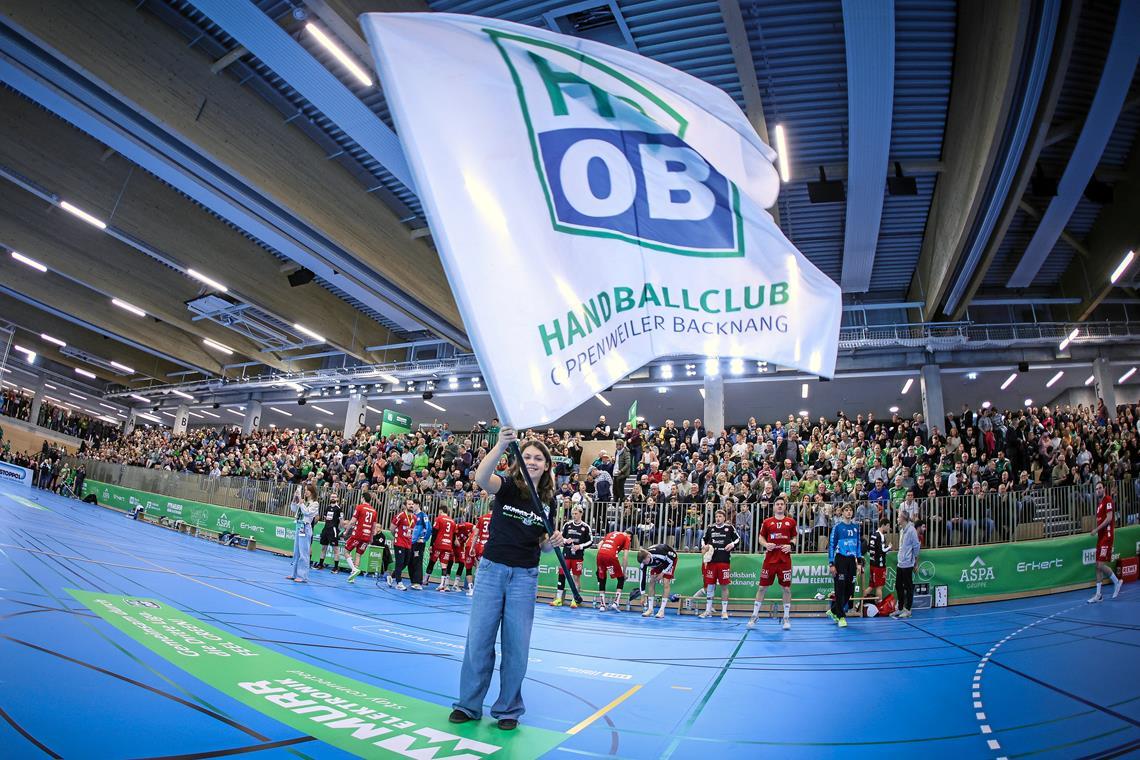 Ein volles Haus und viele neue Möglichkeiten für den HC Oppenweiler/Backnang Der HCOB füllt die neue Halle auf Anhieb bis auf den letzten Platz. Foto: Alexander Becher