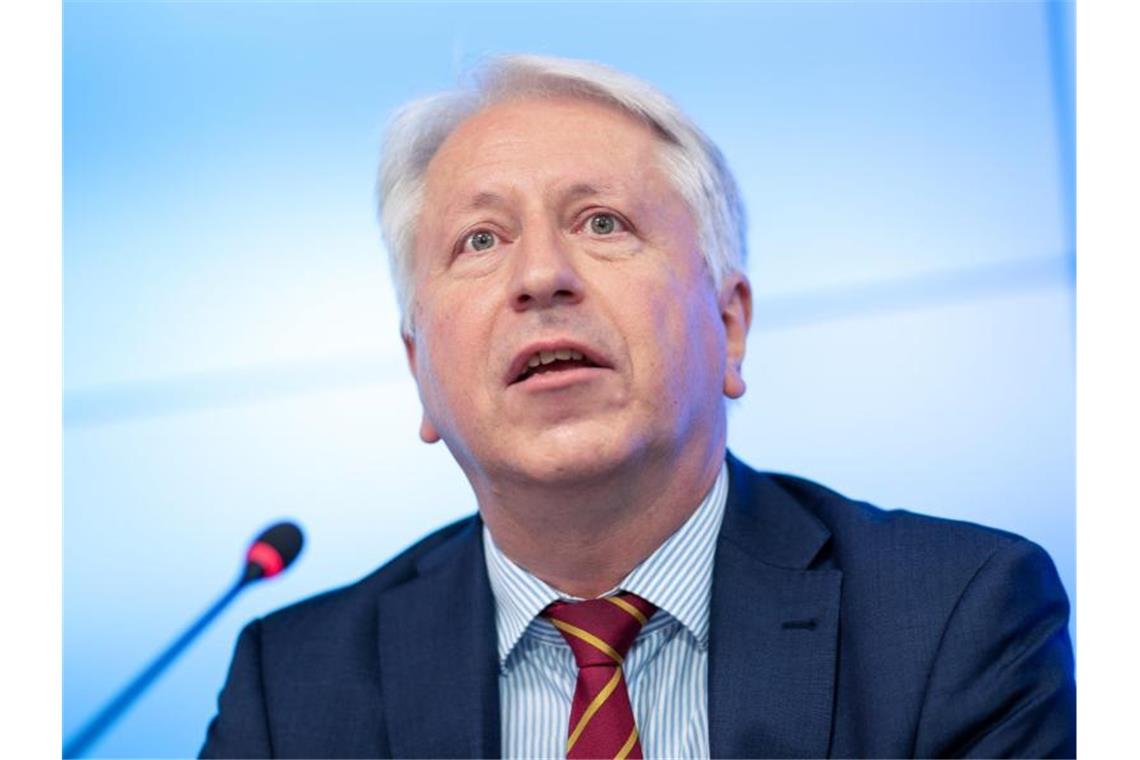 Verlorene Jahrgänge von Studierenden: Impfangebote gefordert Der Heidelberger Universitätsrektor Bernhard Eitel spricht während einer Pressekonferenz. Foto: Sebastian Gollnow/dpa/archivbild