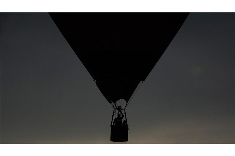 Der Heißluftballon musste notlanden. (Symbolbild)