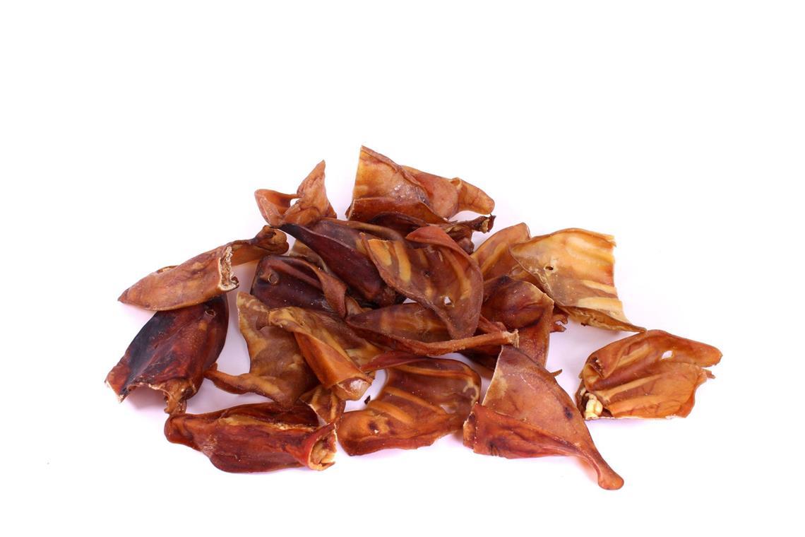 Der Hersteller Dog’s Nature ruft das Produkt „K-Carinura Naturals Schweineohren ohne Muschel für Hunde 2 Stk., GTIN 4063367568275“ zurück (Symbolfoto).