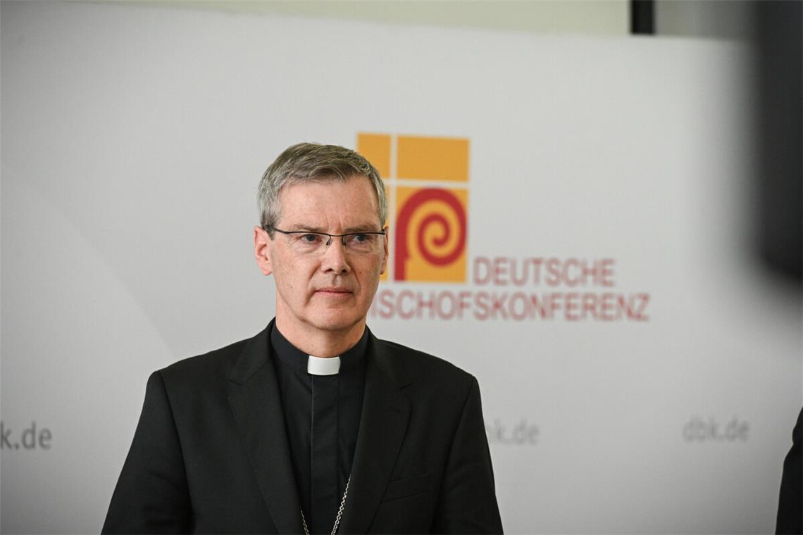 Der Hildesheimer Bischof Heiner Wilmer ist zum neuen Vorsitzenden der katholischen Deutschen Bischofskonferenz gewählt worden.