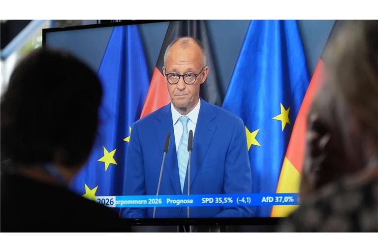 Der Hintergrund ist schwarz. Und die Zukunft des Kanzlers? Friedrich Merz (CDU)  nach den Wahlen in Berlin und Mecklenburg-Vorpommern.
