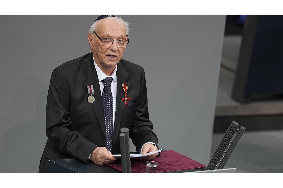Steinmeier warnt vor Rückfall in "dunkle Zeit" Der Holocaust-Überlebende Roman Schwarzman war als Kind im Ghetto.