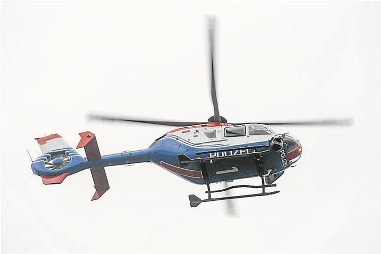 Der Hubschrauber ist am Mittwochabend über Backnang im Einsatz. Symbolbild: Benjamin Nolte / noltemedia 