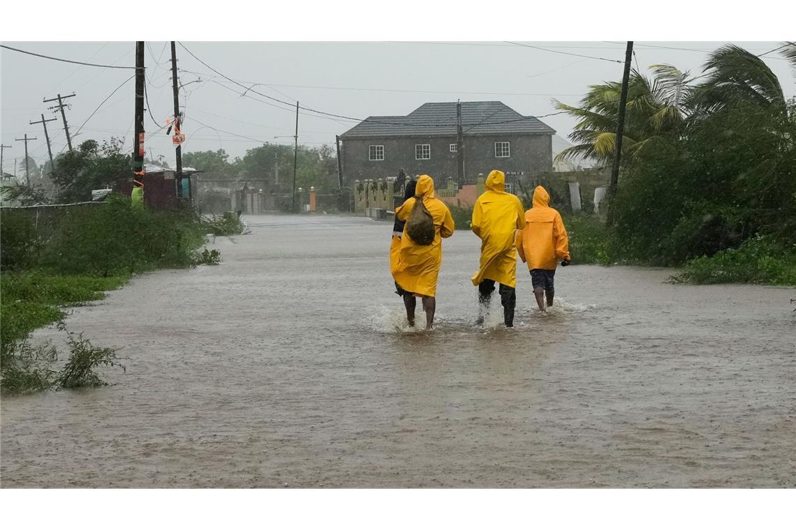 Hurrikan wütet über Kuba –  Videos zeigen Überschwemmungen Der Hurrikan hatte bereits am Dienstag in Jamaika für Überflutungen gesorgt.