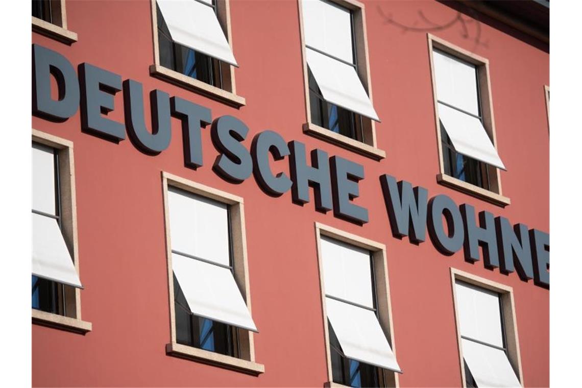 Deutsche Wohnen verdient dank steigender Mieten mehr Der Immobilienkonzern Deutsche Wohnen ist dank höherer Mieten mit mehr Gewinn in das neue Jahr gestartet. Foto: Christophe Gateau/dpa