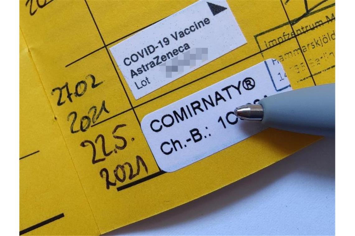 Große Impfbereitschaft bei jungen Menschen in Deutschland Der Impfstoff von Biontech/Pfizer war bereits für Menschen ab 16 Jahren zugelassen - grünes Licht für die Zulassung ab 12 bekam das Präparat Ende Mai. Foto: Till Simon Nagel/dpa-tmn/dpa
