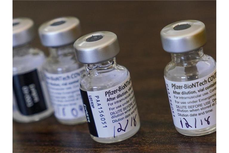Der Impfstoff von Pfizer-Biontech ist in der Schweiz zugelassen worden. Foto: Martha Asencio Rhine/Tampa Bay Times/dpa