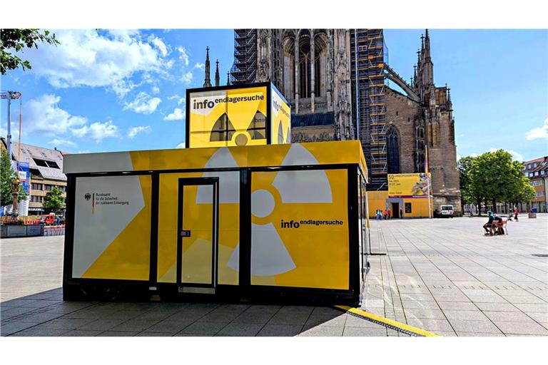 Der Info-Container zur Endlagersuche – aufgestellt in der Innenstadt von  Ulm.