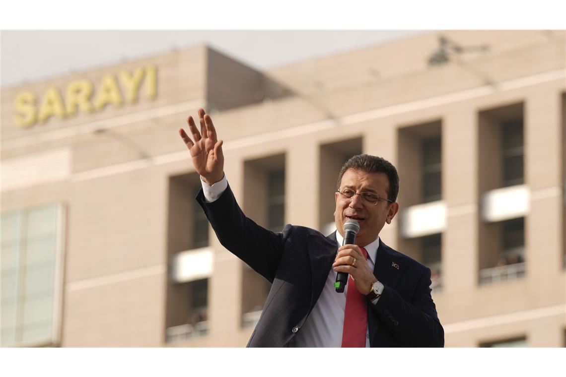 Türkei: Imamoglu zu 20 Monaten Haft verurteilt Der inhaftierte Istanbuler Bürgermeister Ekrem Imamoglu ist zu einer Haftstrafe von 20 Monaten verurteilt worden.