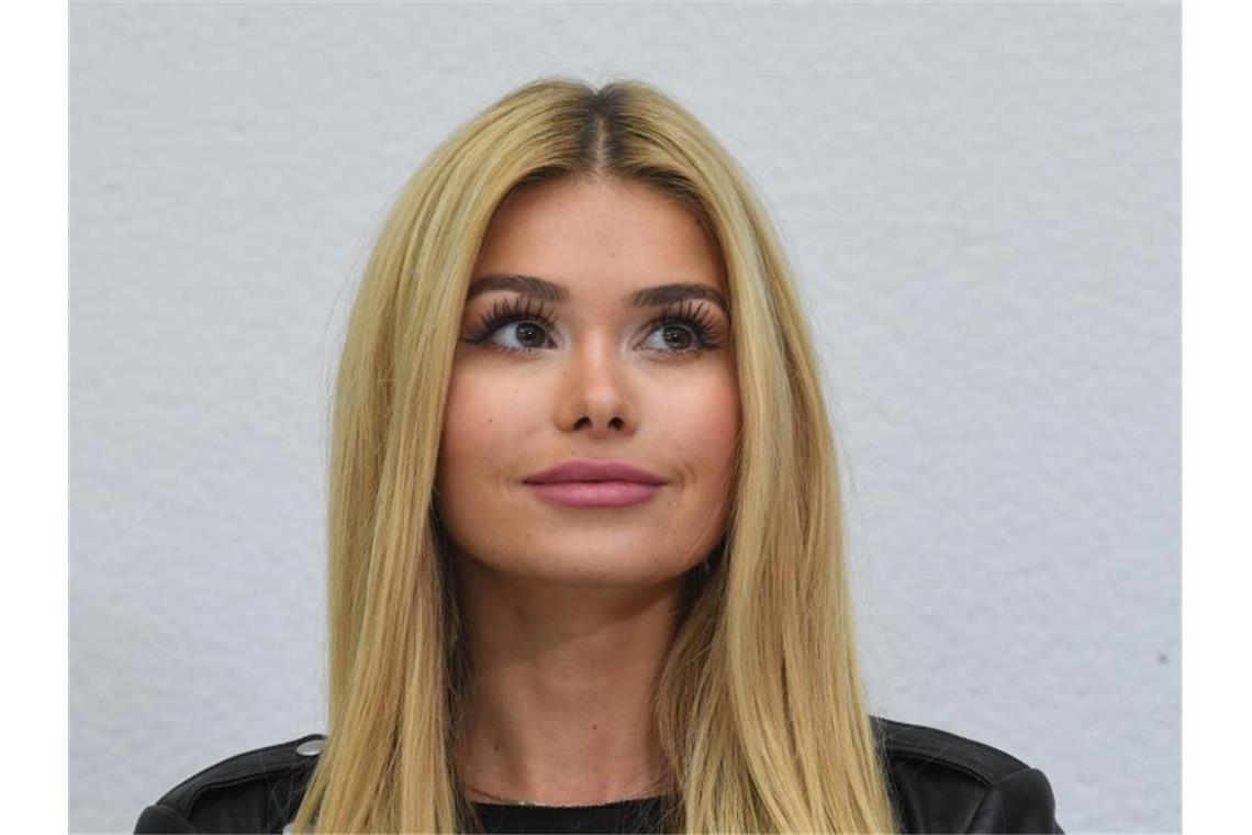 Influencerin Reif kassiert im Prozess um Schleichwerbung