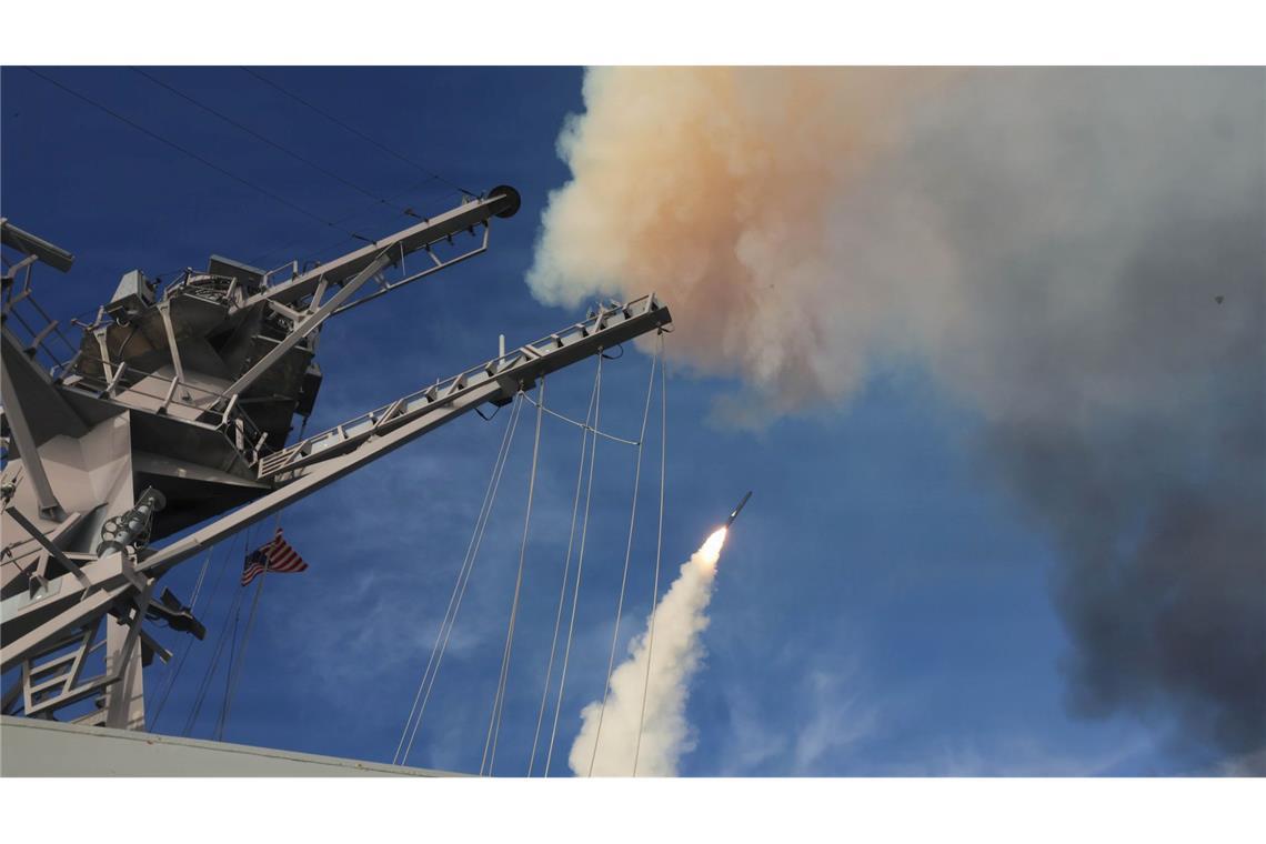 Neue Angriffe im Iran-Krieg – Bemühungen um Deeskalation