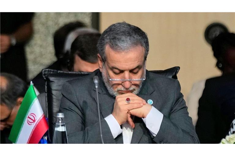 Der iranische Außenminister Abbas Araghtschi droht den USA.