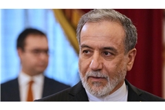 Der iranische Außenminister Abbas Araghtschi nimmt an den Gesprächen mit dem russischen Präsidenten Putin teil.