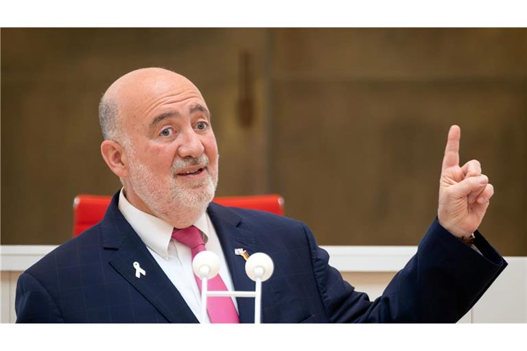 Der israelische Botschafter Ron Prosor schaltet sich mit scharfen Worten in die innenpolitische Debatte über den Gaza-Krieg ein. (Archivbild)