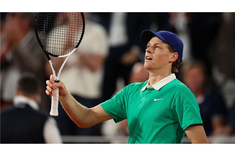 Der Italiener Jannik Sinner führt die Weltrangliste bei den French Open an.