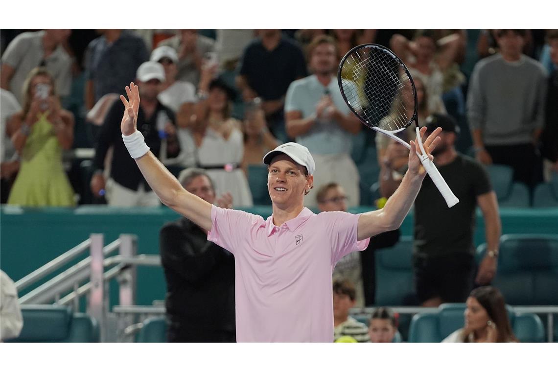 Der Italiener Jannik Sinner reagiert nach seinem Sieg über den Deutschen Alexander Zverev.