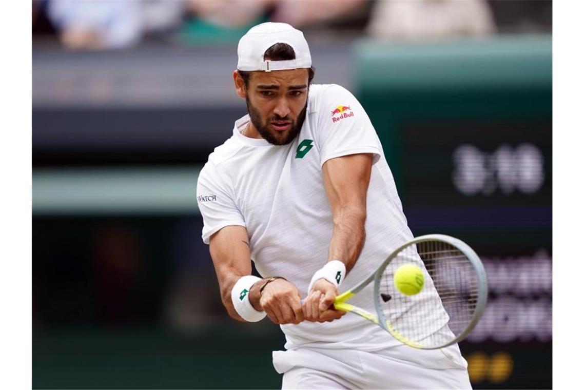 Djokovic stellt in Wimbledon Rekord ein und will mehr Der Italiener Matteo Berrettini musste sich dem Serben Novak Djokovic im Finale geschlagen geben. Foto: John Walton/PA Wire/dpa