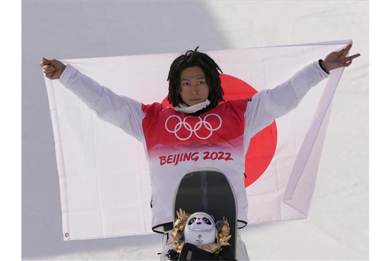 Der Japaner Ayumu Hirano holte Gold in der Halfpipe. Foto: Francisco Seco/AP/dpa