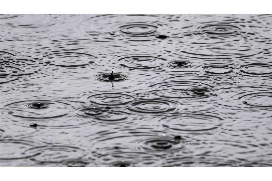Der Juli endet vielerorts in Deutschland im Dauerregen. (Archivbild)