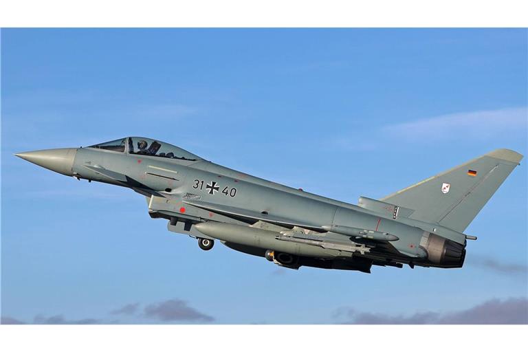 Der Kampfjet verursachte einen Überschallknall. (Symbolbild)